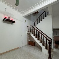 Mình Cần Cho Thuê Nhà Phân Lô Ngõ 34 Phố Nguyên Hồng, Đống Đa.