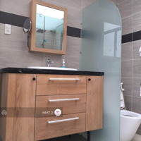 Bán Căn Hộ Penhouse Giai Việt, Diện Tích: 300M2, 4 Phòng Ngủ 3 Vệ Sinh Nhà Đủ Nội Thất Rất Đẹp, Sổ Hồng, Giá Bán 11.8 Tỷ