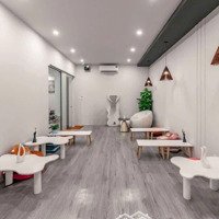 Duy Nhấtmặt Tiềnbến Nghé Quận 1 - 5X19M 3 Lầu Mới Đẹp Giá Chỉ 85 Triệu/Tháng Tl