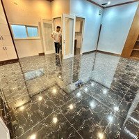 Cho Thuê Biệt Thự Sân Vườn 30 Tháng 4 , Dtsd 1000M2 , Thang Máy , 14 Phòng , Gọi Văn Phú