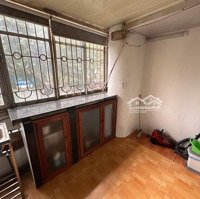 Cho Thuê Căn Hộ Tầng 2 Tại 24 Nguyễn Thái Học Nhà Cổ Của Pháp 6, 5 Triệu/ Th