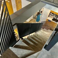 Đi Nước Ngoài, Cần Bán Chcc Duplex 1 Trệt 1 Lầu 170M2 Giá Bán 9,5 Tỷ Ban Công Rộng