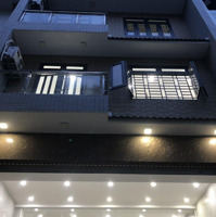 Cho Thuê Nguyên Cănmặt Tiềnhoàng Hoa Thám (Ga T3). Dt: 7X20M, 3 Lầu Trống Suốt, Giá Bán 45 Triệu/Tháng