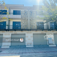 Hàng Ngộp Shophouse Suncasa Central 5X20 Ngay Khu Công Viên 5,2Ha Cách Tpm Bình Dương 8Km Chỉ 3,2Ty