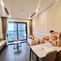 Bán Nhanh 1N Tòa R105,Diện Tích41M2, Ban Công Đb, Giá Bán 2,60 Tỷ, Nội Thật Cao Cấp, Decor Cực Xinh