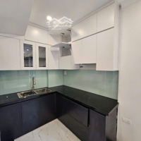Bán Nhà Đẹp 6 Tầng 35M2 Phố Chu Huy Mân Giá Chỉ 4.9 Tỷ