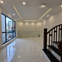 Bán Nhà Đẹp 6 Tầng 35M2 Phố Chu Huy Mân Giá Chỉ 4.9 Tỷ
