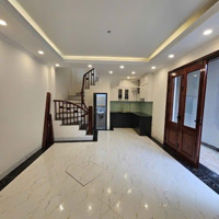Bán Nhà Đẹp 6 Tầng 35M2 Phố Chu Huy Mân Giá Chỉ 4.9 Tỷ