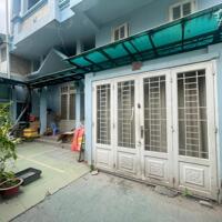 Cho thuê nhà nguyên căn mặt tiền đường 11, tăng nhơn phú b, Quận 9 giá chỉ 17 triệu