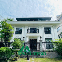 Bán Biệt Góc 2 Mặt Tiền Có Hồ Bơi Hàng Độc Tại Nam Thông, 110 Tỷ 339 M2 Liên Hệ: 0902 944 648 Hồng Cẩm