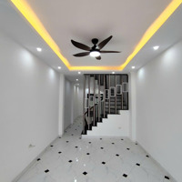 Cực Hiếm. Nhà Đẹp Ngay Đại Lộ Thăng Long, Ngõ 3,5M. 300M Ra Đại Lộ.diện Tích42M2, 3 Tầng. Giá Bán 2,85 Tỷ