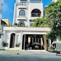 Biệt Thự Đẹp Có Hồ Bơi Mặt Tiền Trung Tâm Tp Nha Trang Chỉ 25,5 Tỷ/ Liên Hệ: 0931800111