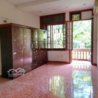 Đầm Trấu-Phân Lô-2 Thoáng-Ô Tô Dừng Đỗ Ngày Đêm-Sơn Sửa Nhẹ Lại Là Đẹp