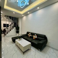 Bán Nhà Giáp Bát 30M Ra Phố 37M2 4 Tầng 4 Ngủ 7.35 Tỷ