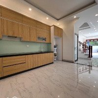 Thang Máy Xịn Xò - Ngõ Thông - Nhà Mới Thượng Thanh 72M2 Giá Bán 8.5 Tỷ