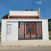 Bán Gấp Căn Nhà Cấp 4 Mới Xây Diện Tích 80M2 Ngay Tân Định 005 Bến Cát Ra Ql13 2P Có Sổ Hồng Riêng