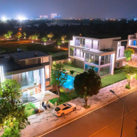 Biệt Thự 4 Phòng Ngủhoàn Hảo Cho Gia Đình Thượng Lưu Tại Regal Victoria