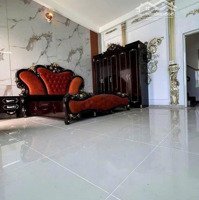 Nhà Lầu Gần Trường Học Dĩ An A Và B, Giá Bán 4 Tỷ 200 Triệu