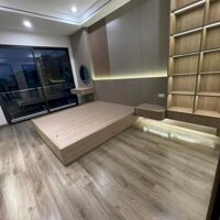 Bán nhà 5 tầng phố Việt Hưng - Long Biên nhỉnh hơn 5 tỷ