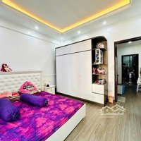 Bán Nhà Bồ Đề 74M2* 4 Tầng* 9.5 Tỷ, Full Nội Thất, Có Sân Rộng
