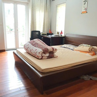 Cho Thuê Biệt Thự Mễ Trì Hạ. Diện Tích 230M2 X 4 Tầng. Lô Góc 2 Mặt Tiền.