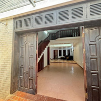 81M- 5 Tầng Mặt Phố Trần Cung, 200M Ra Bệnh Viện E -Ô Tô 7 Chỗ Vào Nhà - Mặt Tiền Rộng- 18 Tỷ