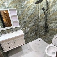 Bán Căn Hộ Chung Cư View Đẹp Tại 195 Đội Cấn, Ba Đình, Hà Nội, 5,9 Tỷ, 82 M2