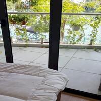Cho thuê căn hộ view hồ, 1PN, 55m2 tại Yên Phụ, Tây Hồ, đủ đồ đẹp hiện đại