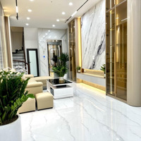 Trung Tâm Tả Thanh Oai 6 Tầng Thang Máy Full Nội Thất Ô Tô Đỗ Cách Nhà 15M, Giá Bán 5Tỷ Thương Lượng