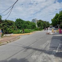 Đất Tái Định Cư Quỳnh Đô, Mặt Ngoài, Hướng Thẳng Vườn Hoa