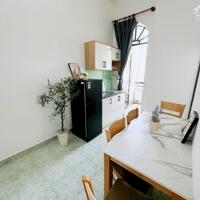 Cho thuê căn hộ 2PN bancol, cửa sổ Full nội thất gần khu K300