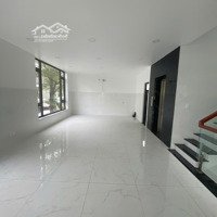 Cho Thuê Nhà Góc 2 Mặt Tiền Trục Chính Đường Huy Cận, 12X25M (1 Trệt 3 Lầu) Hoàn Thiện Có Thang Máy