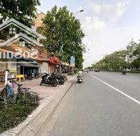 Bán Nhà Mặt Phố Tại Ngô Gia Tự, 55 Tỷ, 204M2, Giá Tốt Hot!