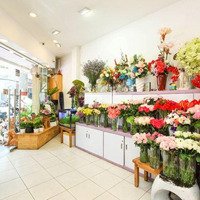 Siêu Phẩm Nhà Mặt Phố Trung Kính.diện Tích 30M,Mặt Tiền 4,5M Vỉa Hè Rộng Giá Thuê 22 Triệu/Tháng