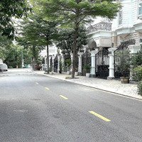 Cho Thuê Biệt Thự Cityland P5 Emart Gò Vấp. Diện Tích 9X20 Hầm 4 Tầng, 5 Phòng Ngủ 7 Vệ Sinhgiá 50 Triệu/1
