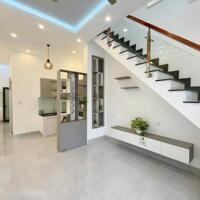 Nhà 2 lầu gần KDL bửu long. 2tỷ05 sổ riêng thổ cư. Đường xe hơi 8m.