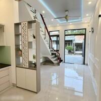 Nhà 2 lầu gần KDL bửu long. 2tỷ05 sổ riêng thổ cư. Đường xe hơi 8m.
