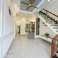 Nhà 2 lầu gần KDL bửu long. 2tỷ05 sổ riêng thổ cư. Đường xe hơi 8m.