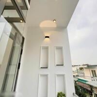 Nhà 2 lầu gần KDL bửu long. 2tỷ05 sổ riêng thổ cư. Đường xe hơi 8m.