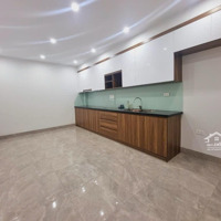Nhà Đẹp Dân Xây Hiện Đại - Hai Thoáng - Cách Ô Tô Tránh 10M - 4 Chỗ Lùi Cửa - Kd Ccmn Đỉnh