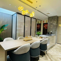 Bán Căn Hộ 2 Phòng Ngủ Full Nội Thất Hiện Đại Ở Royal City. Có Diện Tích 113M2 Bán Với Giá Cực Tốt