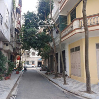 Cho Thuê Văn Phòng Phố Nghĩa Đô Cầu Giấy Giá Tốt Nhất Thị Trường Chỉ 9 Triệu/Tháng, Diện Tích: 40M2