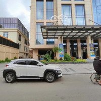 Bán Nhà Lô Góc Mặt Đường Trần Quang Khải, View Toàn Nhà Brg - 11 Tỷ - 35M2