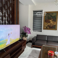 Cho Thuê Biệt Thự Sân Vườn Starlake 220M2, 5 Phòng Ngủ Bể Bơi, Bể Cá, Nội Thất Cao Cấp, Hướng Chính Nam.
