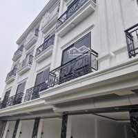 Cần Bán Gấp Căn Nhà 4 Tầng Oto Vào Nhà Cách Đại Lộ Thăng Long 300M