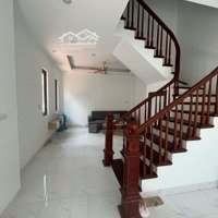 Bán Nhà 40M2 Đường Bát Khối, Long Biên Đủ 4 Ngủ, Ô Tô Đỗ Cửa Giá Chỉ 4.6 Tỷ