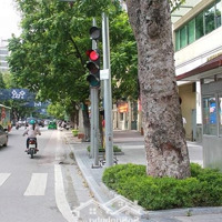 Cho Thuê Nhà Mặt Phố Bà Triệu, Giá Thỏa Thuận, 160M2, View Đẹp, Nhiều Tiện Ích