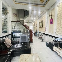 Không Gian Sống Lý Tưởng, Biệt Thự 3 Tầng Xa Hoa