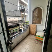 Cho thuê nhà nguyên căn Trệt- Gác gỗ (có ban công) 53m2 Đường Võ Thành Trang 50m ra đường lớn.