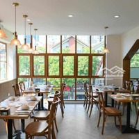 Siêu Hiếm Cho Thuê Nhà Mặt Phố Trung Hòa , Diện Tích 65M Nhà 5 Tầng Giá Thuê Chỉ 50 Tr .